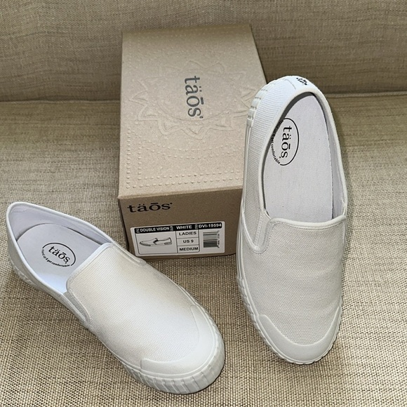 Taos Footwear Shoes - Taos Double Vision White Canvas slip on sneaker Arch Support Orthotic Friendly